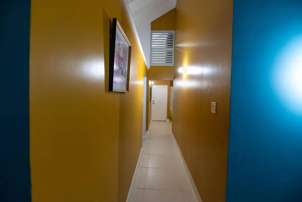 Holiday home Palms Escape - 3 Bedroom Vacation Home Richmond