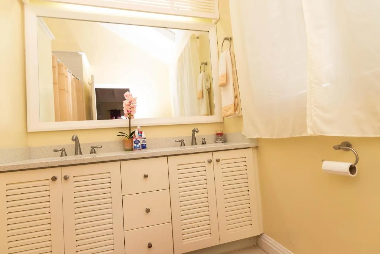 Palms Escape - 3 Bedroom Vacation Home Richmond 0*,  Jamaica